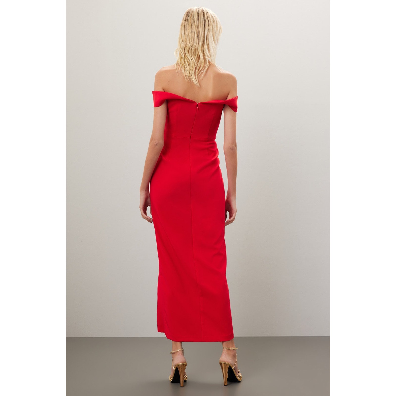 Monique Lhuillier Viviana Red Crepe Gown Size 2 V Neck Formal Evening Maxi — image 2 of 8